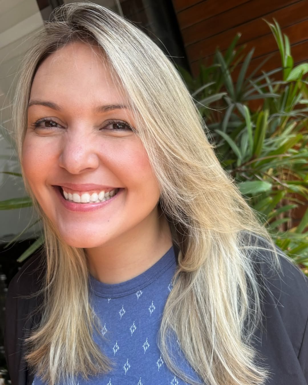 Cabelo saudável e tratado com brilho natural