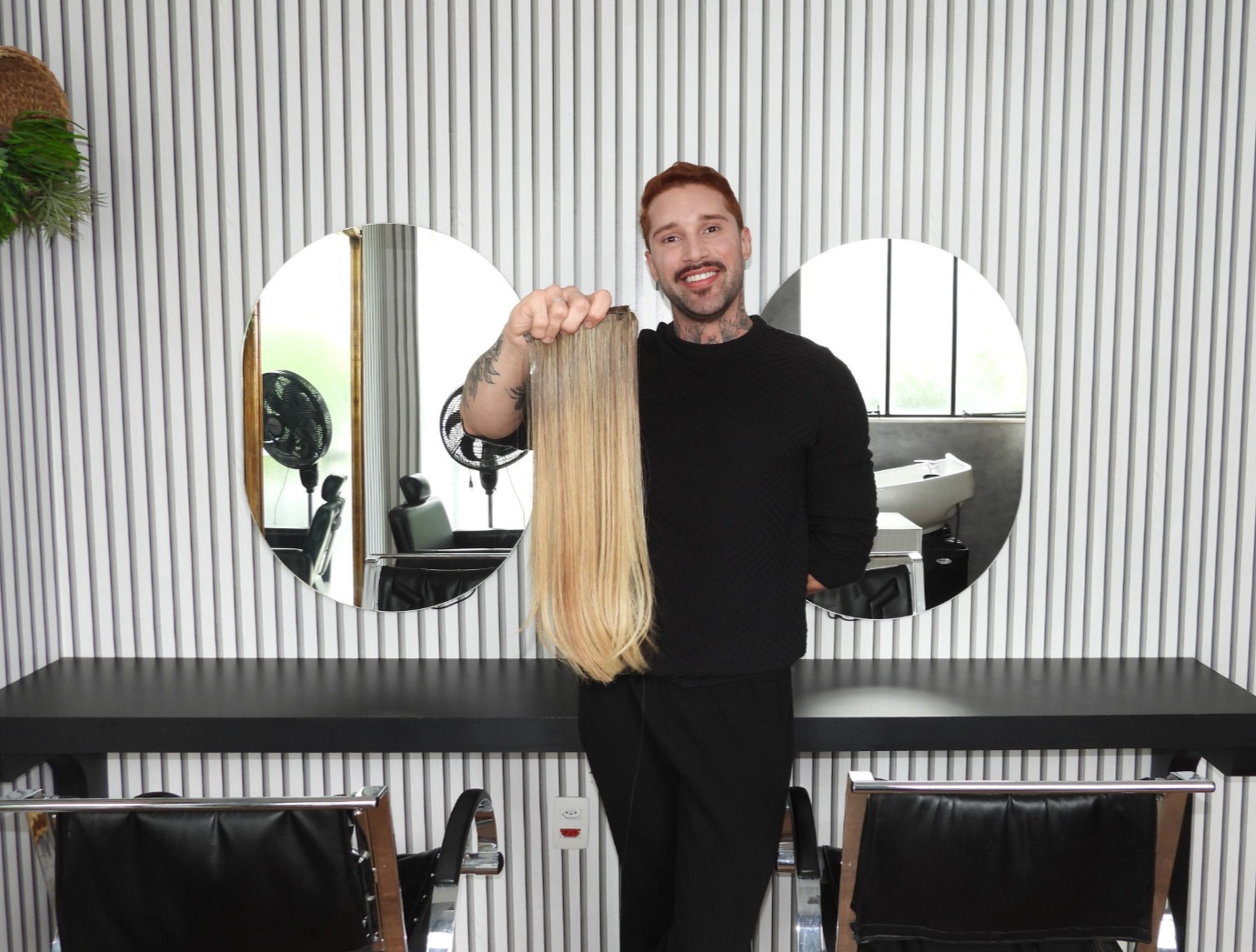 Aplicação de mega hair com resultado natural e elegante